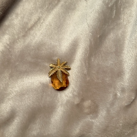 Brooch - Picture 2 of 2